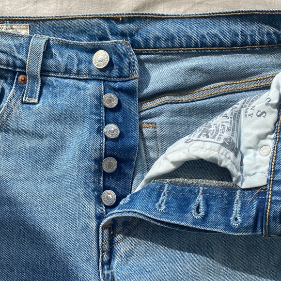 Levi’s 501 - Picture 2 of 4